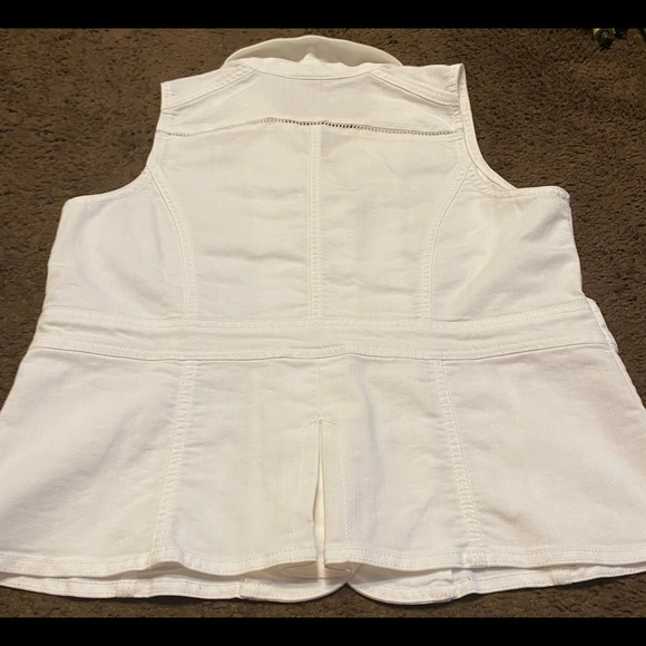 Chico’s Platinum - Picture 4 of 4